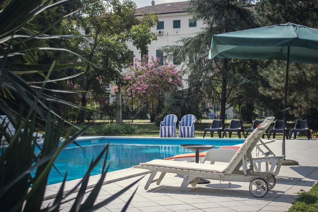 Villa Carrer Порто Виро Екстериор снимка