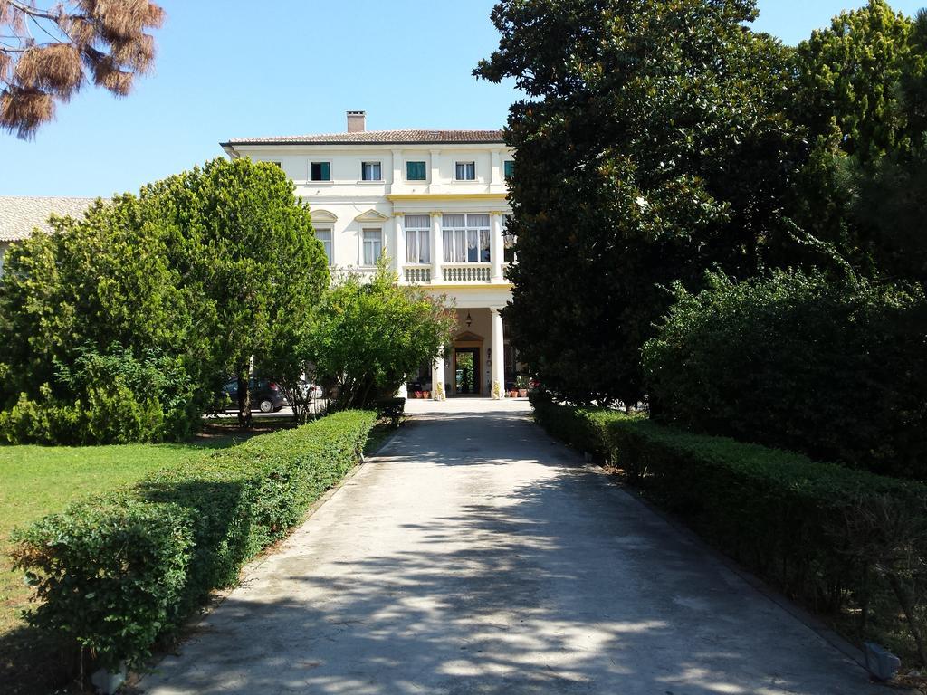 Villa Carrer Порто Виро Екстериор снимка